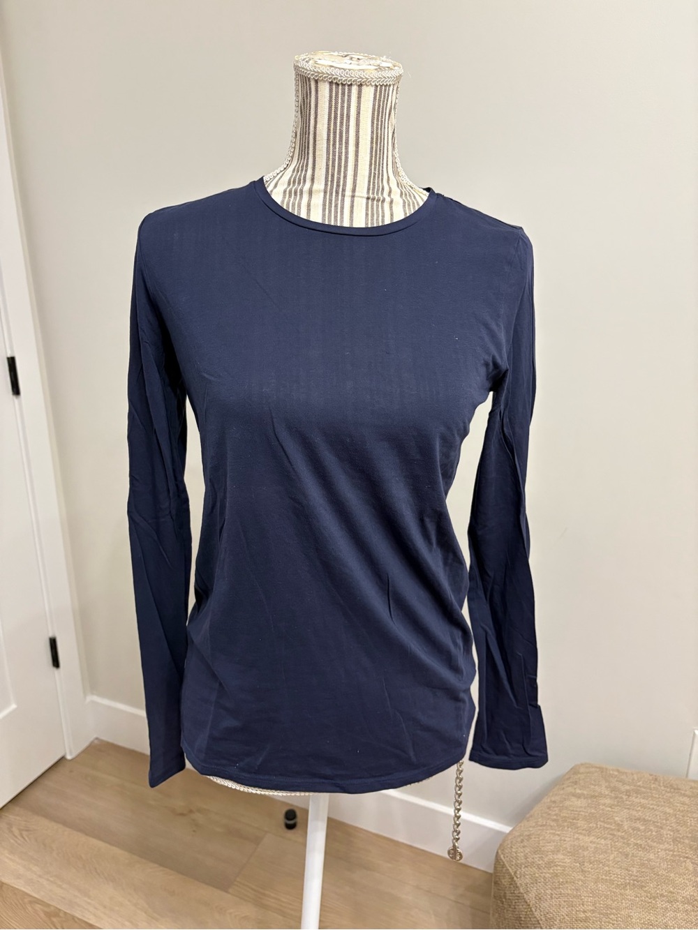 Everlane the luxe Long-Sleeve pima  Crewneck Top - Navy sz M
